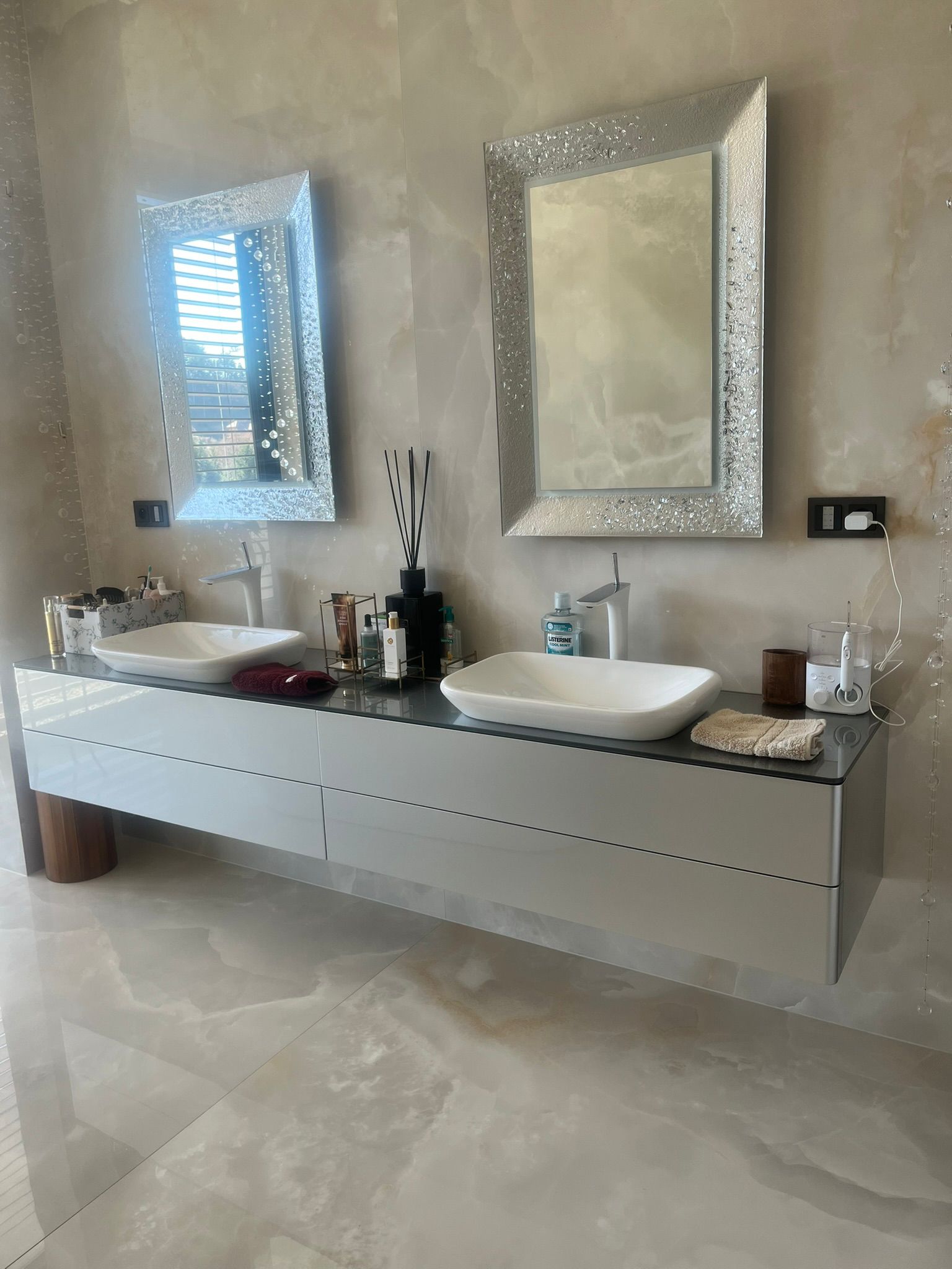 Luxusná a čistá kúpeľňa